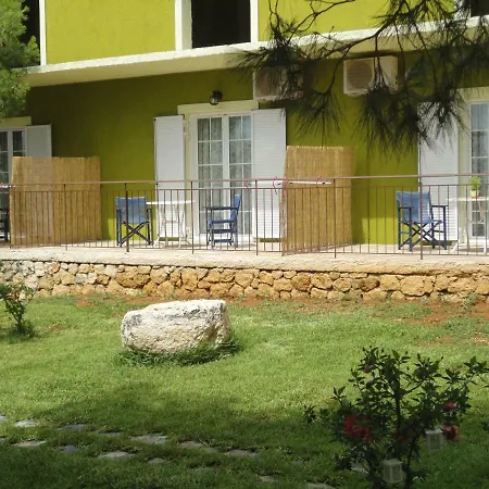 Yialos Apartman *